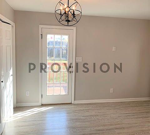 5th image of 3131 Holly Brook Cir NE