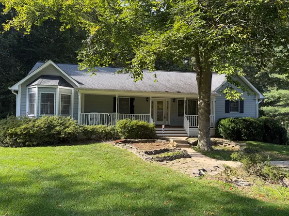 12206 Woodlark Ct, Manassas, VA 20112
