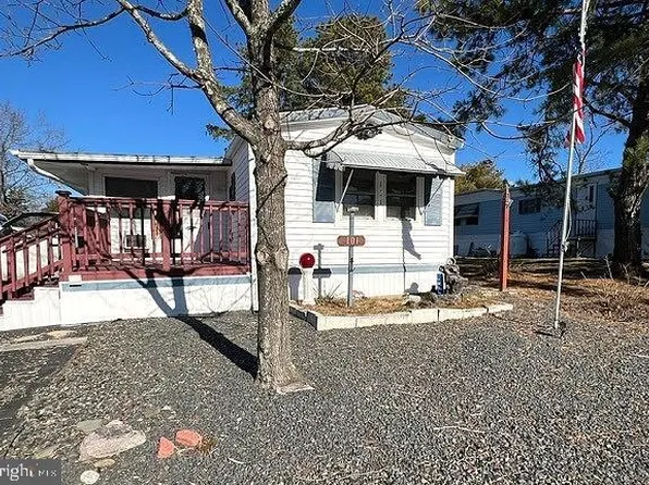 101 Magnolia Dr, Barnegat, NJ 08005