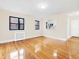20-65 19th St #3A, Astoria, NY 11105