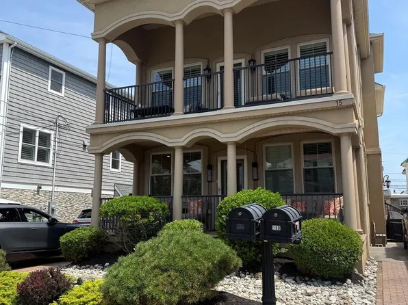 15 S Frontenac Ave #A, Margate City, NJ 08402