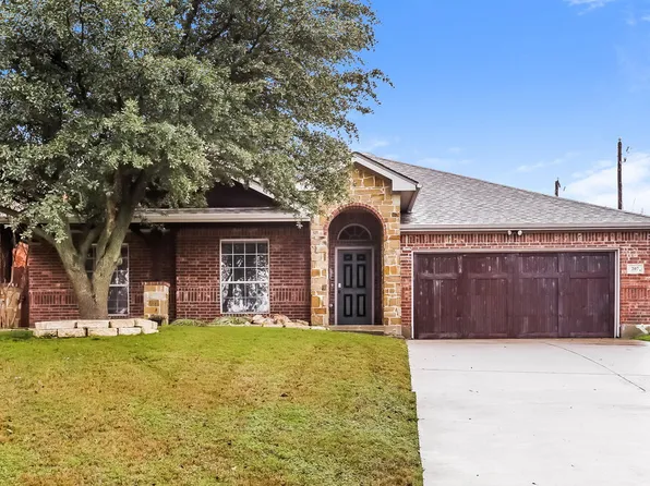 207 Carriage Dr, Willow Park, TX 76087