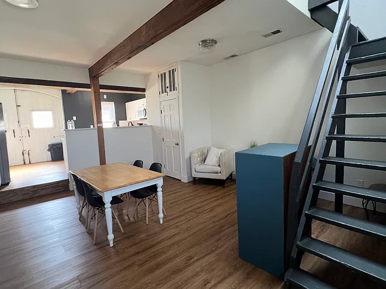 20 E 18th St #3 — Photo 2