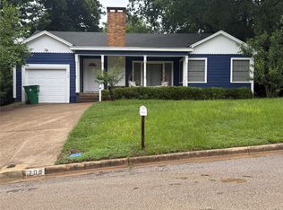 709 Highland Dr, Palestine, TX 75801