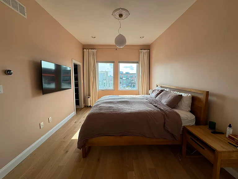 1314 Crease St — Photo 7