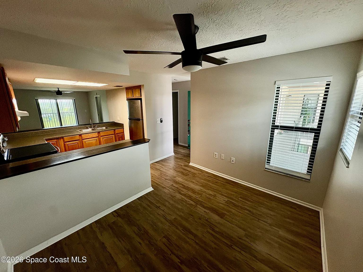 2 bed, 2.0 bath, 977 sqft, $1,700 — Photo 4