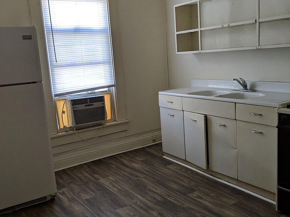 1st image of 701 N 9th St APT 4
