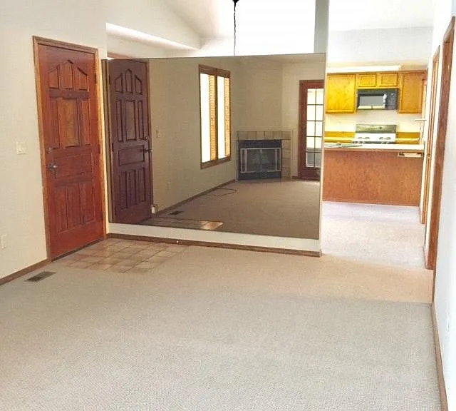 1403 E Symphony Ct — Photo 7