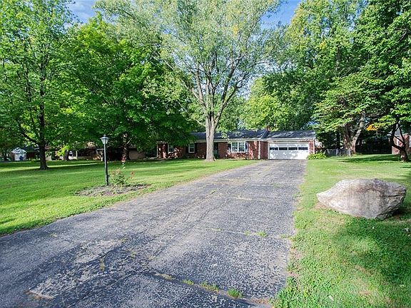 2nd image of 6104 N Dorsett Pl