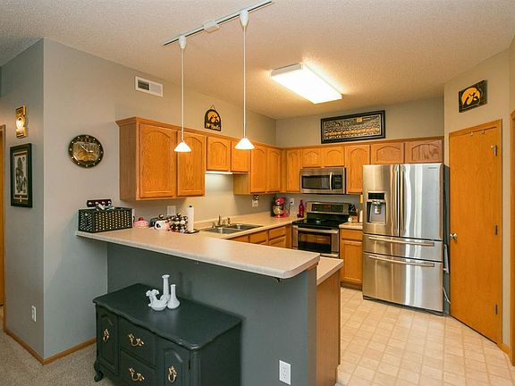 5th image of 920 W Cherry St Unit 3