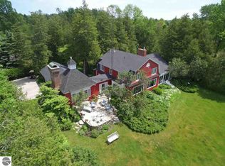 13863 N Northport Point Rd, Northport, MI 49670