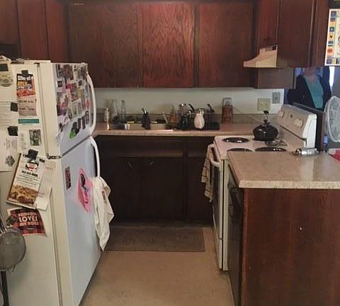 Kitchen with eat in area