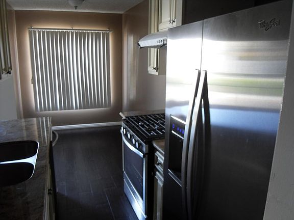 4th image of 1647 S Bundy Dr APT 209