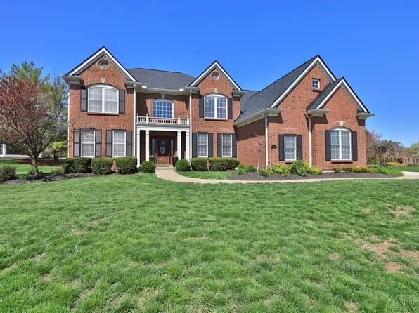 4 Saint Edmunds Place Dr, Cincinnati, OH 45246