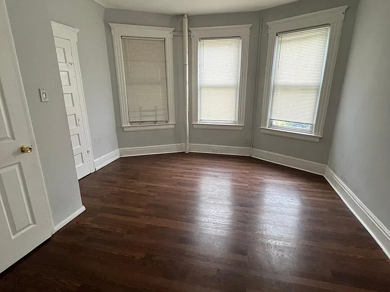 51 Lincoln Pl — Photo 2