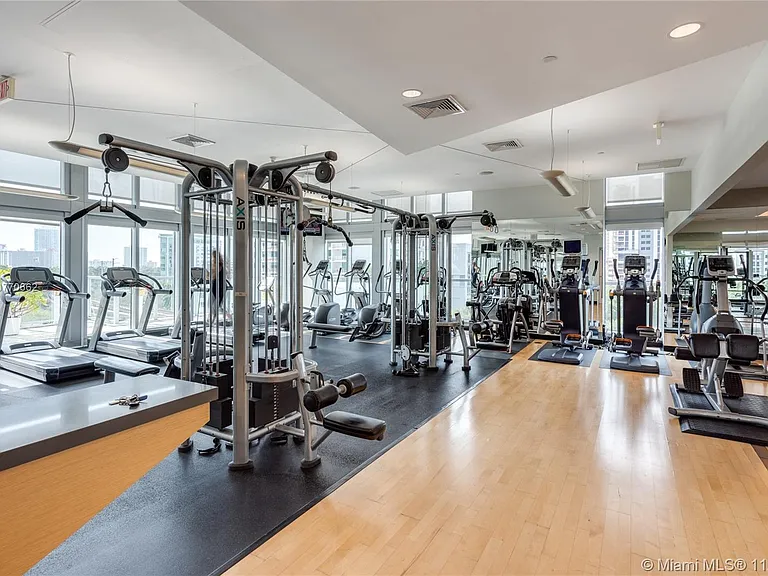 79 SW 12th St #2310 — Photo 17