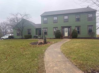 10604 Oak Trail Rd, Fort Wayne, IN 46845