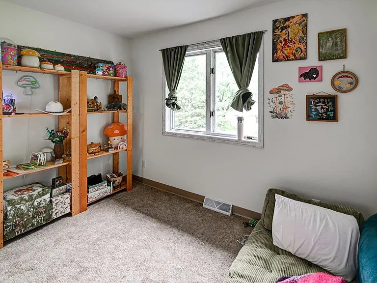 2305 McKenna Blvd — Photo 10