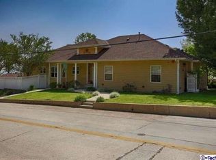 1084 E Grinnell Dr, Burbank, CA 91501