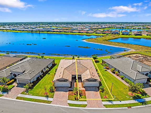 Location of this home within River Hall