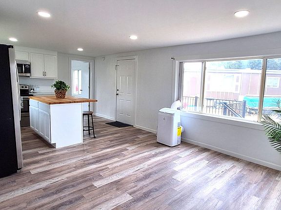 2nd image of 420 E 57th St #6