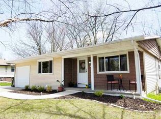 5836 N Graceland Dr, Peoria, IL 61614