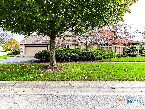 3rd image of 7413 Country Commons Ln