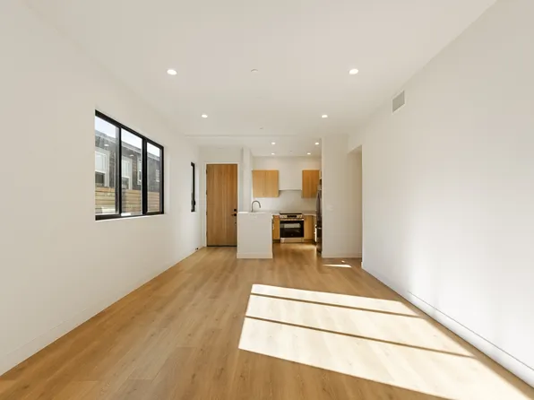 2838 Marsh St, Los Angeles, CA 90039