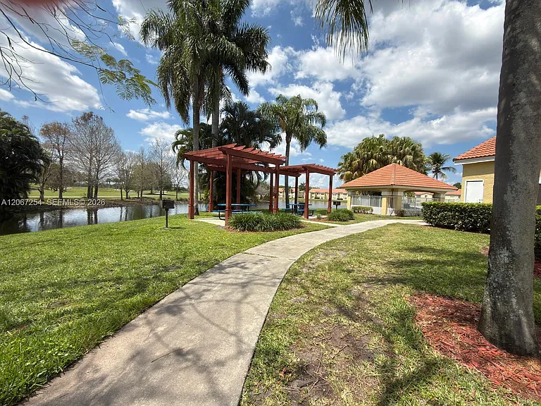 12760 Vista Isles Dr #723 — Photo 4