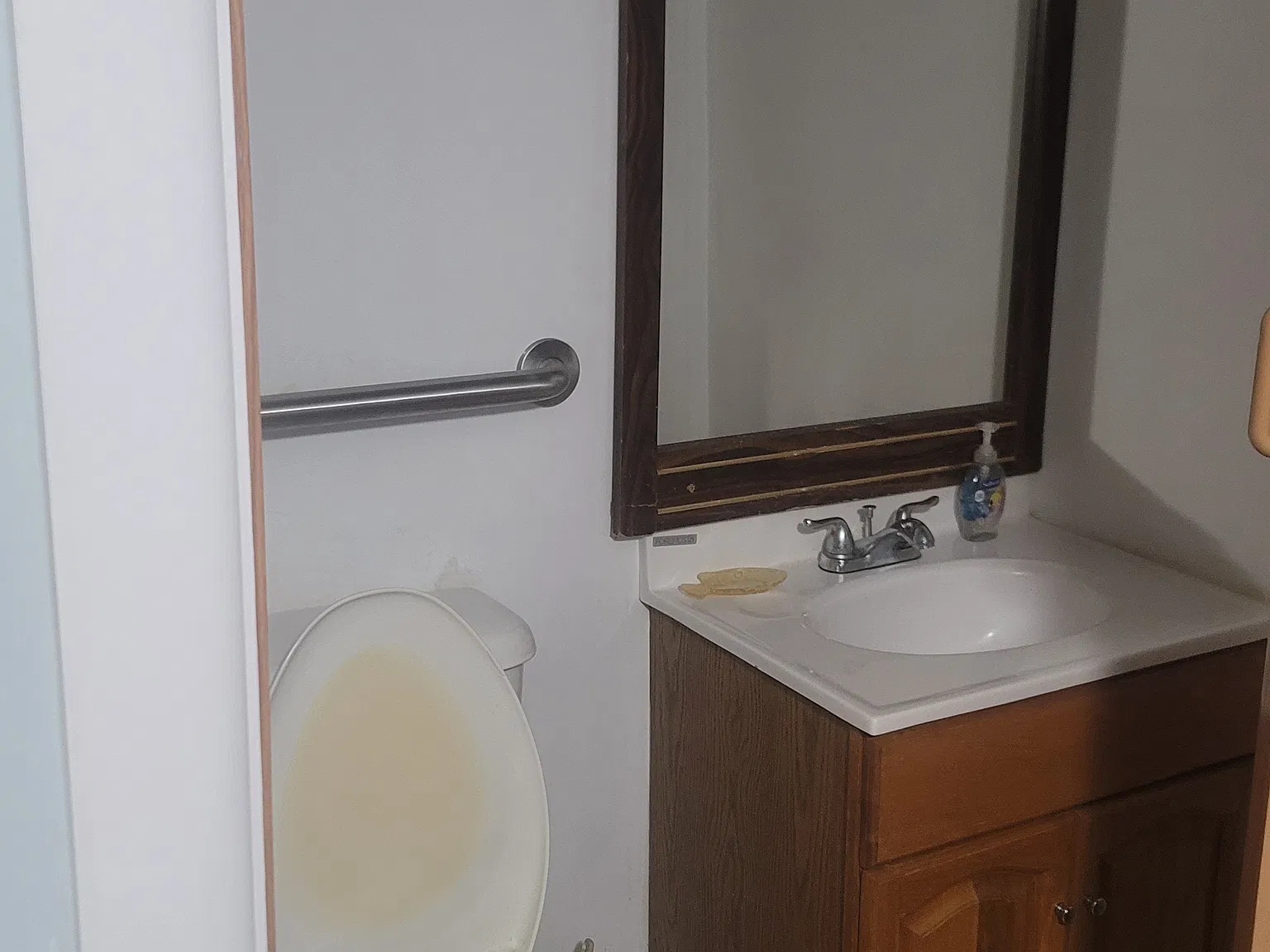 2 bed, 1.5 bath, 800 sqft, $1,000 — Photo 3