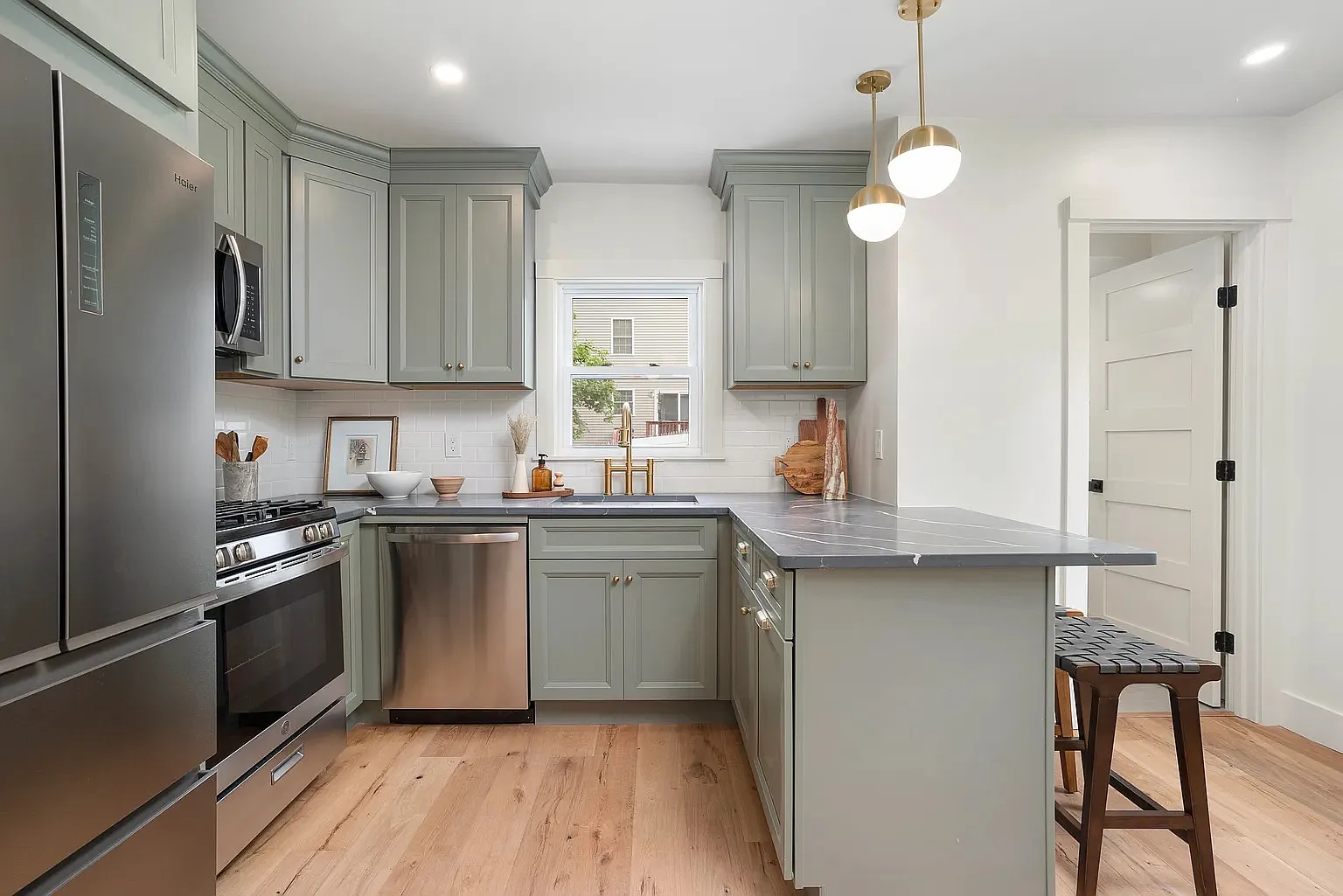 54 Grand View Street - 54 — Photo 3