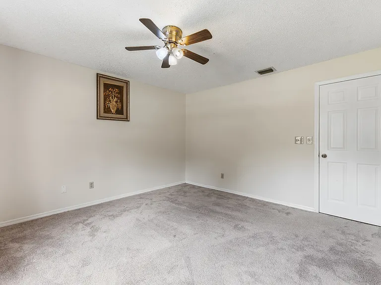 6513 Thoroughbred Loop — Photo 50