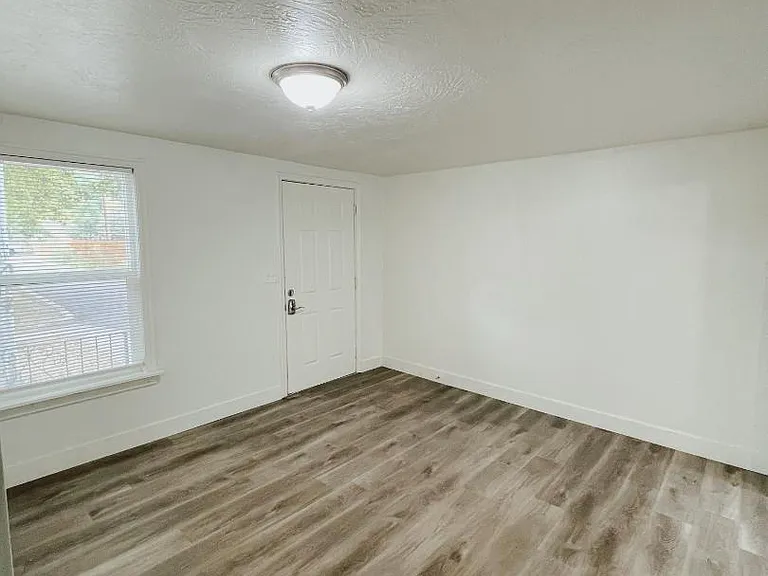 753 E Scott Ave — Photo 9