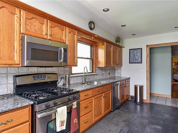 5th image of 6110 West Blvd