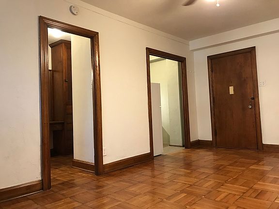 2nd image of 3500-10 Miami St #104