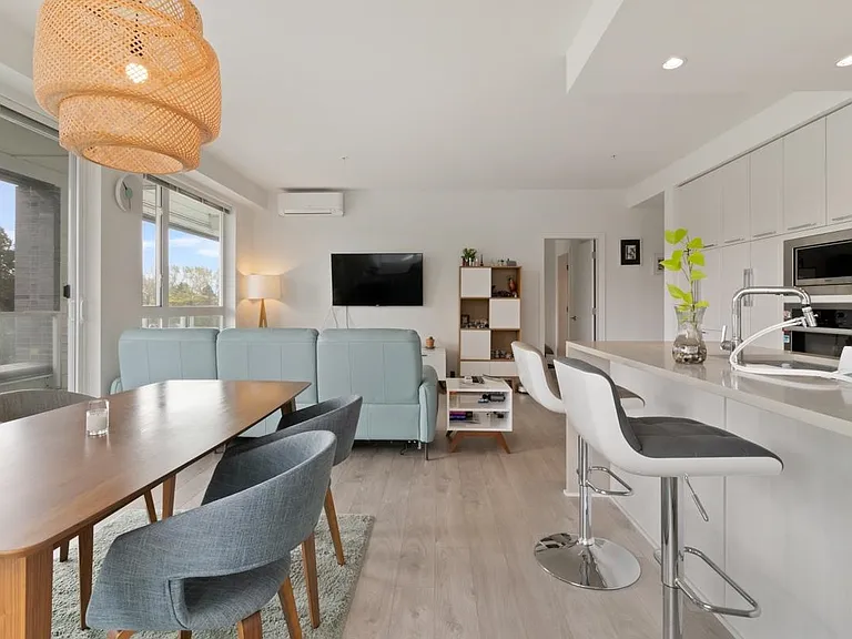 6677 Cambie St #310 — Photo 7