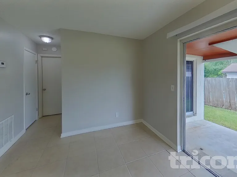1484 Bloomingdale Rd — Photo 4