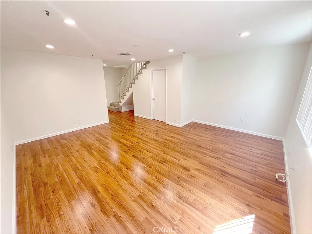 2 bed, 1.5 bath, 1100 sqft, $2,250 — Photo 1