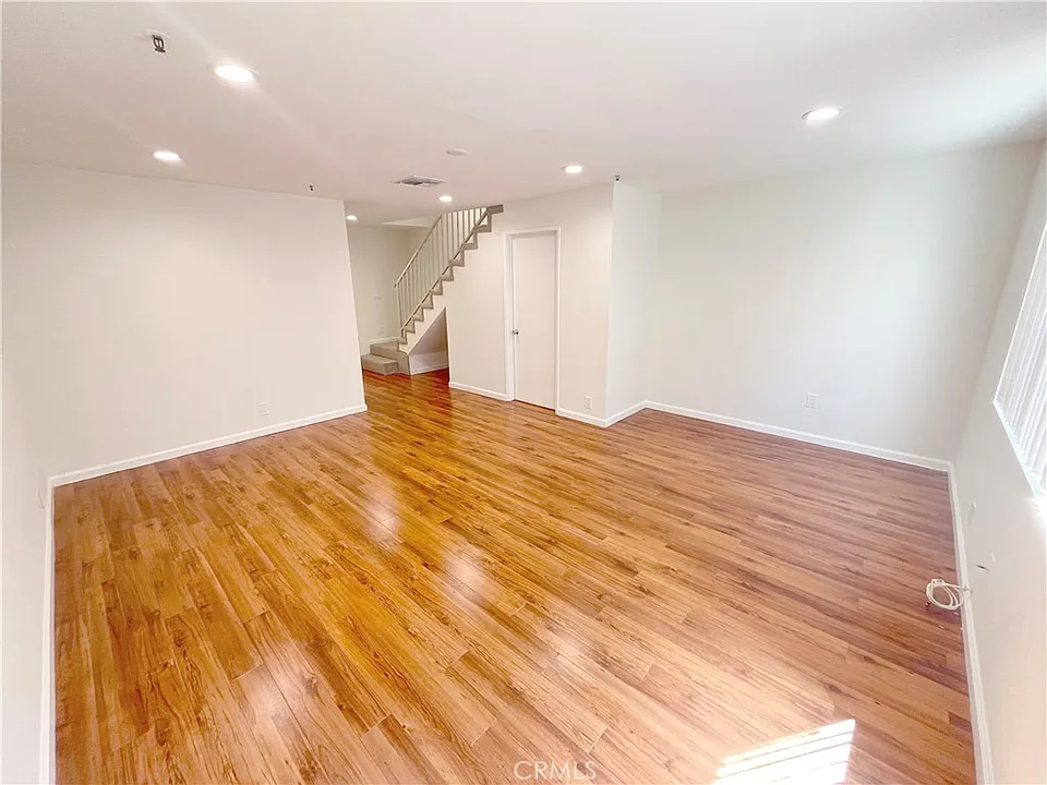 10255 Tujunga Canyon Blvd #14