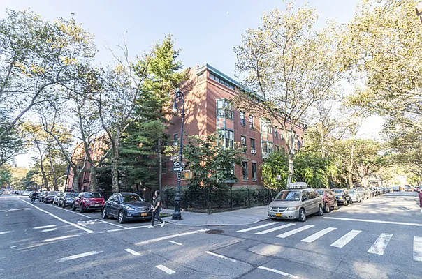 Sold by Compass | media 22