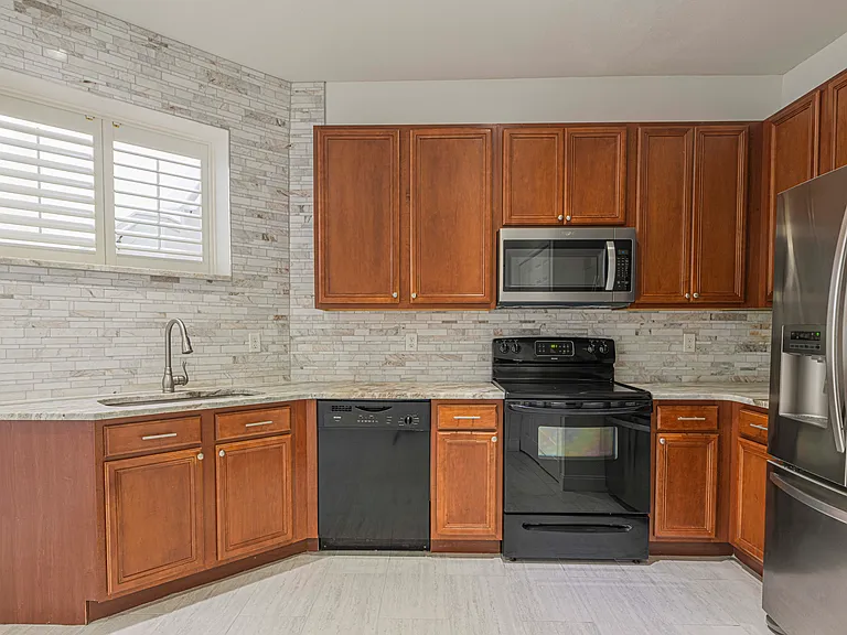3701 Titanic Cir — Photo 4