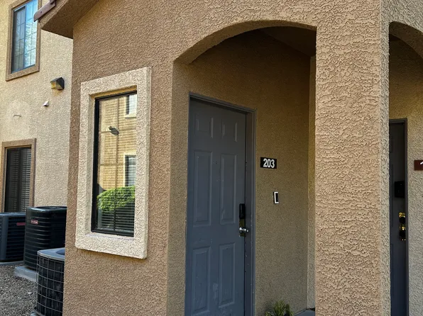 2041 Hussium Hills St, Las Vegas, NV 89108