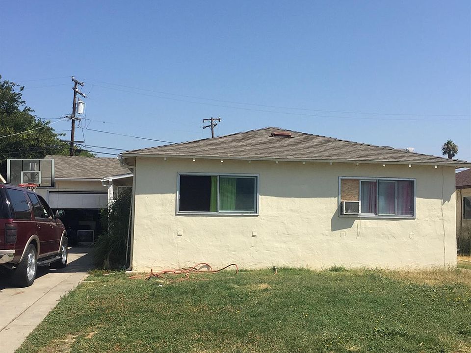 2nd image of 135 E 22nd St