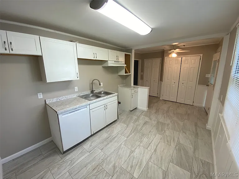 3540 Farwood Dr — Photo 7