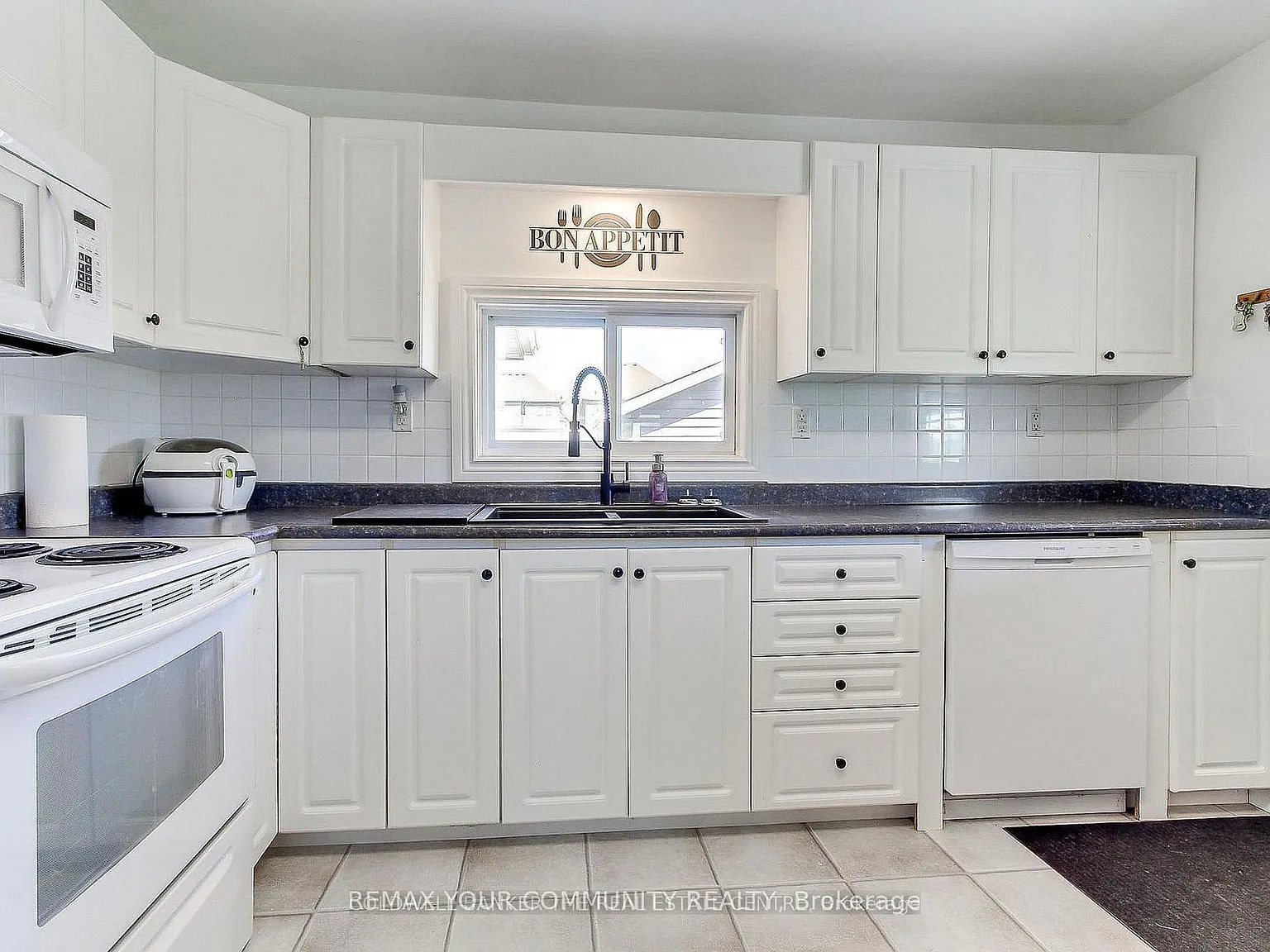 3 bed, $2,900 — Photo 4