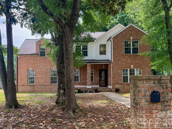 5846 Hanna Ct, Charlotte, NC 28212