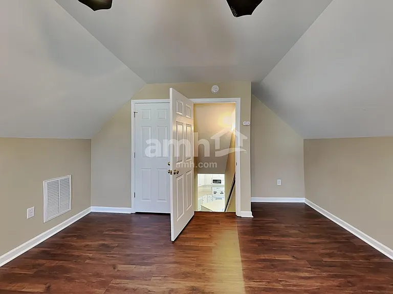 808 Bindon Ln — Photo 21