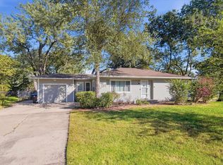 1034 SW Crest Dr, Topeka, KS 66604