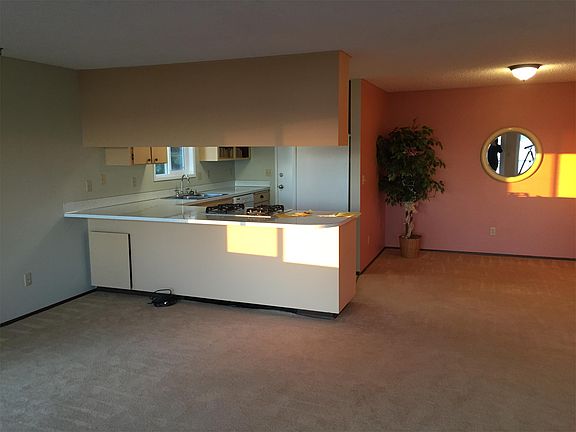 4th image of 1276 Crescent Dr
