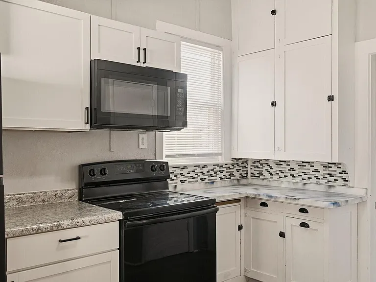 440 2nd Ave N — Photo 3